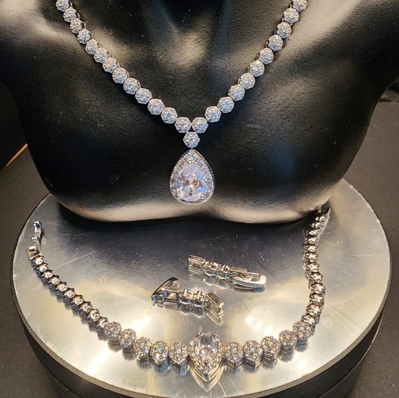 Silver Tone Cubic ZirconiaNecklace and Bracelet Set - Picture 5 of 16